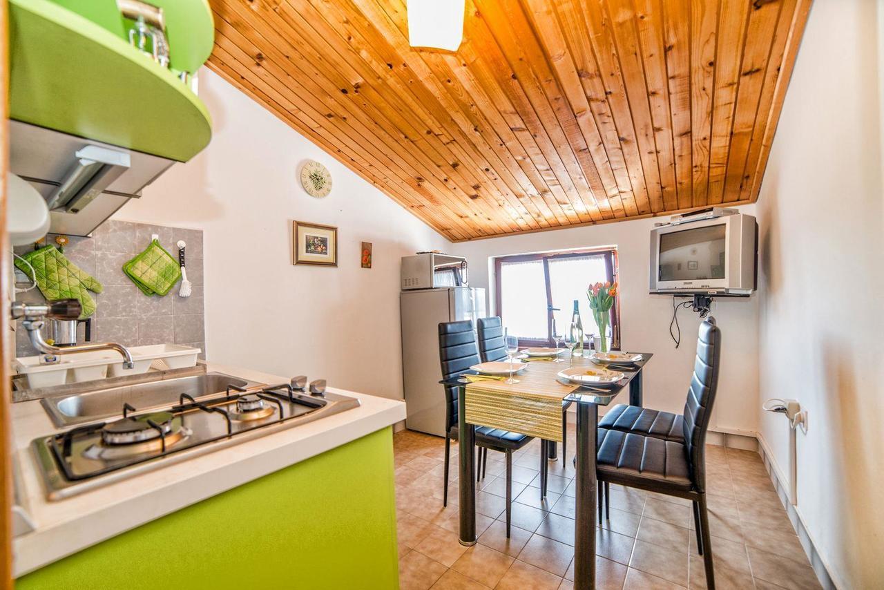 Apartments And Rooms Ana Pomer 217 Luaran gambar