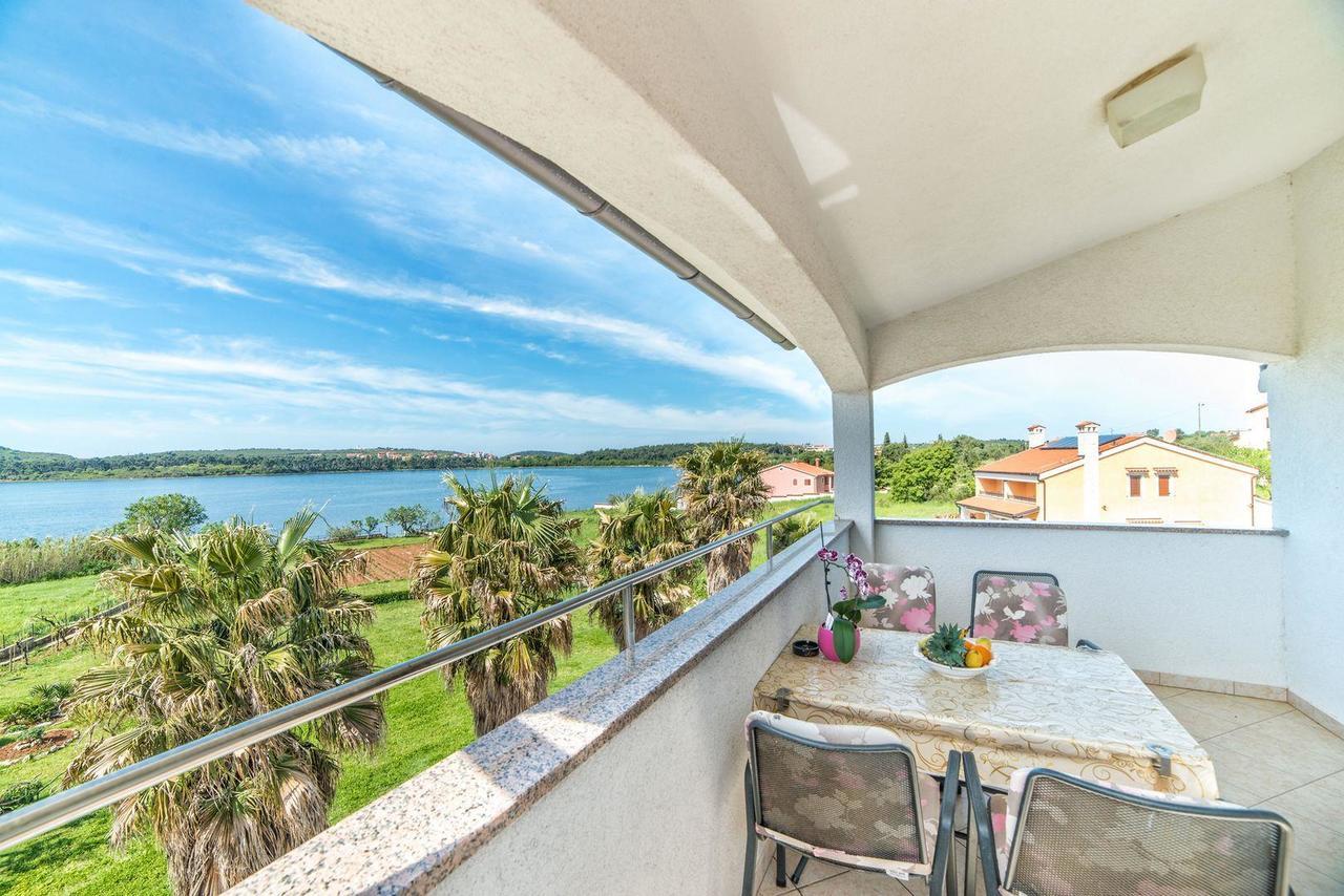 Apartments And Rooms Ana Pomer 217 Luaran gambar