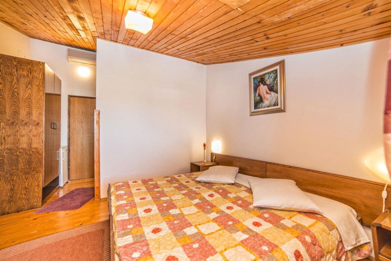 Apartments And Rooms Ana Pomer 217 Luaran gambar